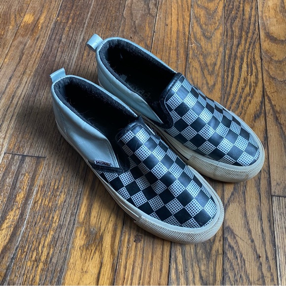 mudd slip on sneakers